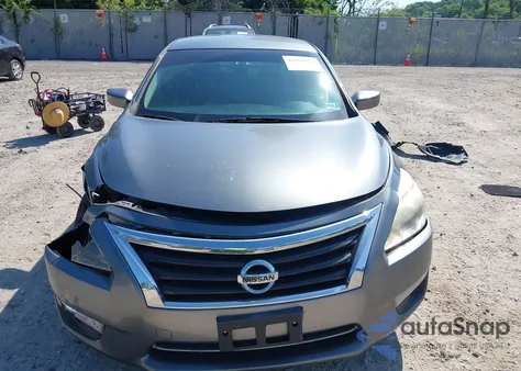 2015 Nissan Altima 2.5 S из США, поврежденный, VIN 1N4AL3AP8FC227765